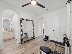 9008 Hobby LN, Jonestown TX 78645