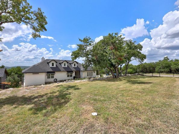 9008 Hobby LN, Jonestown TX 78645