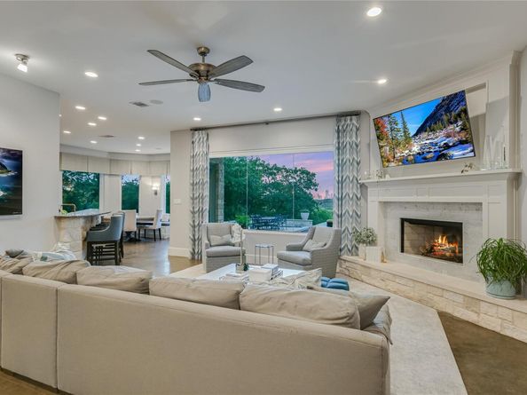 2701 Bartons Bluff LN, Austin TX 78746