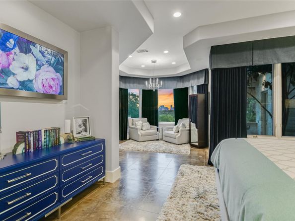 2701 Bartons Bluff LN, Austin TX 78746