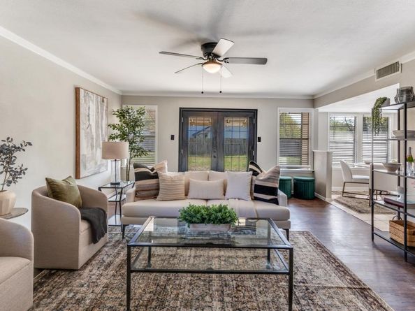 12901 Lamplight Village Ave, Austin TX 78727