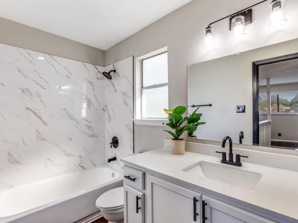 12901 Lamplight Village Ave, Austin TX 78727