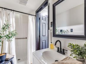 12901 Lamplight Village Ave, Austin TX 78727