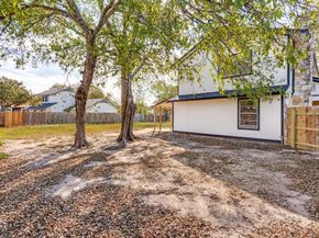 12901 Lamplight Village Ave, Austin TX 78727