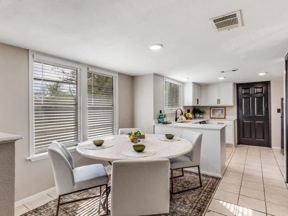 12901 Lamplight Village Ave, Austin TX 78727