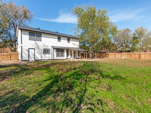 12901 Lamplight Village Ave, Austin TX 78727
