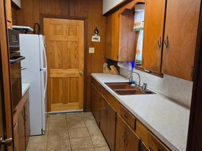 5907 Eureka DR, Austin TX 78745