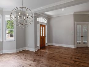 5512 Ballenton LN, Austin TX 78739