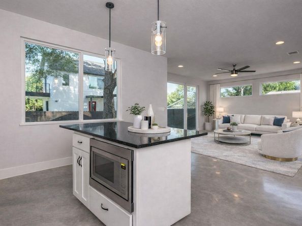 1182 Ridgeway DR A, Austin TX 78702