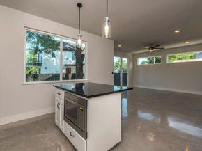 1182 Ridgeway DR A, Austin TX 78702