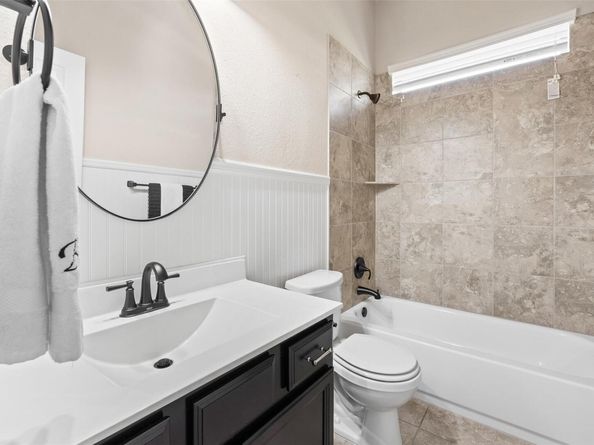 216 Marys Creek LN, Liberty Hill TX 78642