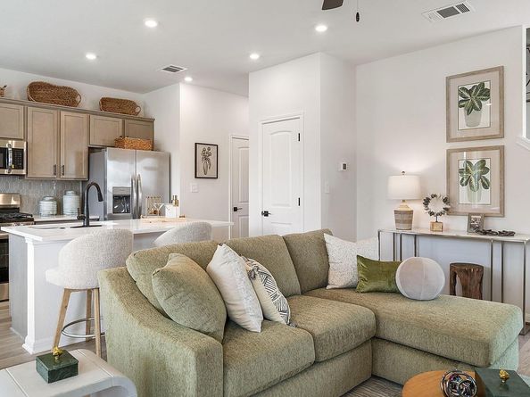 2200A Cornfield DR, Pflugerville TX 78660