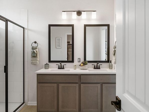 2200A Cornfield DR, Pflugerville TX 78660