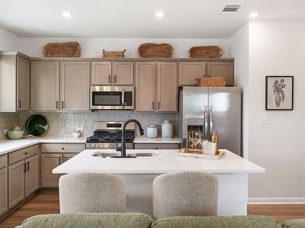 2200A Cornfield DR, Pflugerville TX 78660