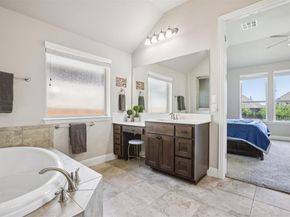 204 Miracle Rose WAY, Liberty Hill TX 78642