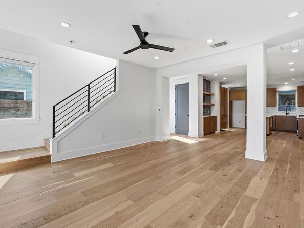 2921 Lyons RD 1, Austin TX 78702