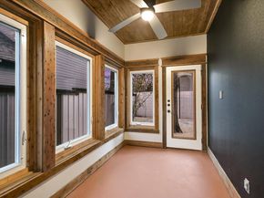 1613 Willow ST, Austin TX 78702