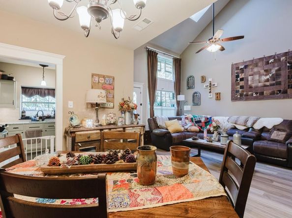 10819 Crown Colony DR 40, Austin TX 78747