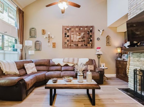 10819 Crown Colony DR 40, Austin TX 78747