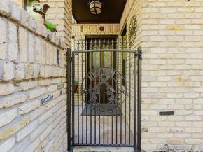 10819 Crown Colony DR 40, Austin TX 78747