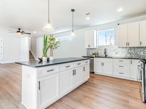 1130 Spur ST A, Austin TX 78721