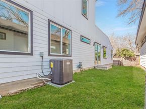 1130 Spur ST A, Austin TX 78721