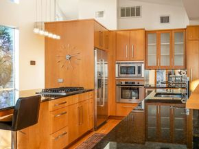 1700 Ravey ST A, Austin TX 78704