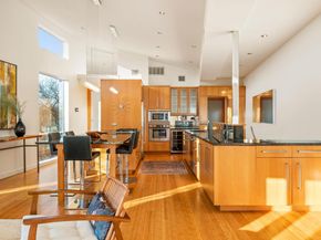 1700 Ravey ST A, Austin TX 78704