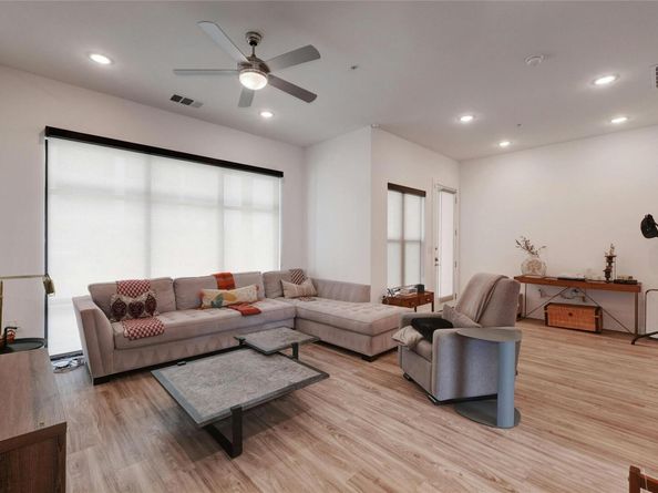 4901 Springdale RD 102, Austin TX 78723