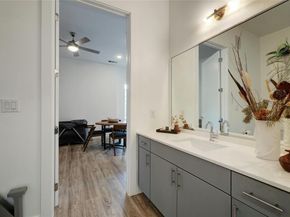 4901 Springdale RD 102, Austin TX 78723