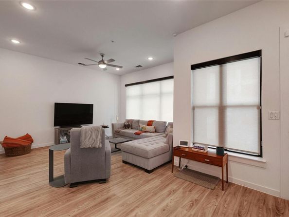 4901 Springdale RD 102, Austin TX 78723