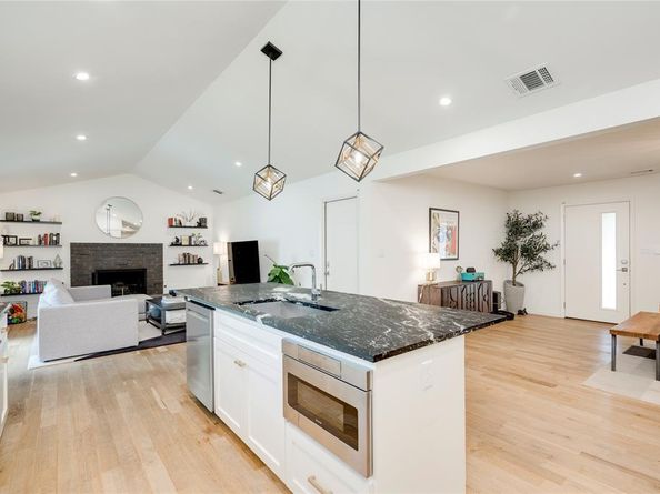 2111 Teakwood DR, Austin TX 78757