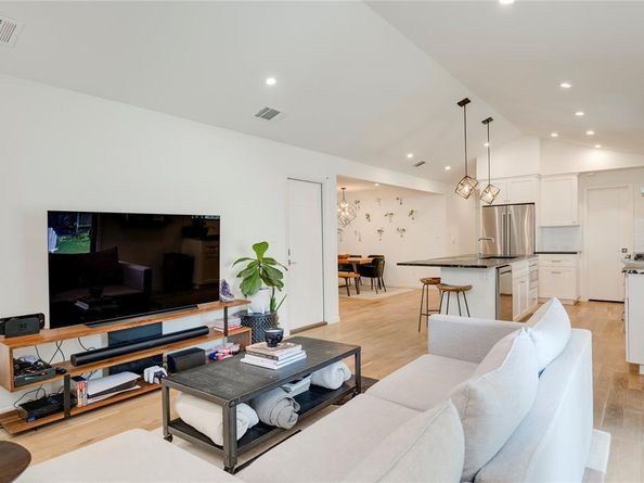 2111 Teakwood DR, Austin TX 78757