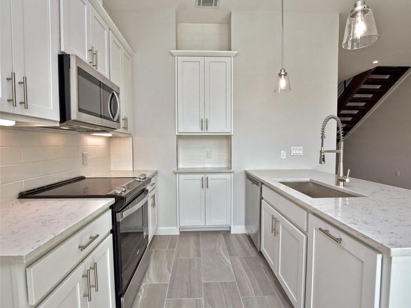 12001 Vista Parke DR 903, Austin TX 78726
