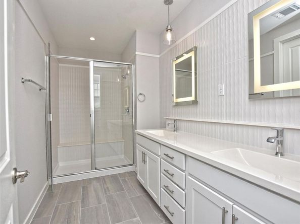 12001 Vista Parke DR 903, Austin TX 78726