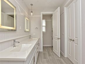 12001 Vista Parke DR 903, Austin TX 78726