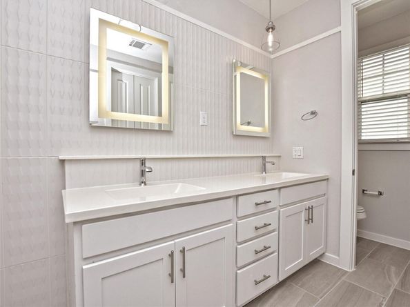 12001 Vista Parke DR 903, Austin TX 78726