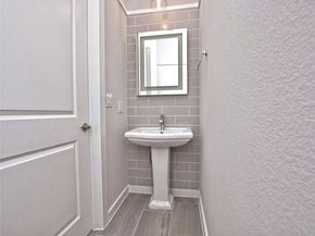 12001 Vista Parke DR 903, Austin TX 78726