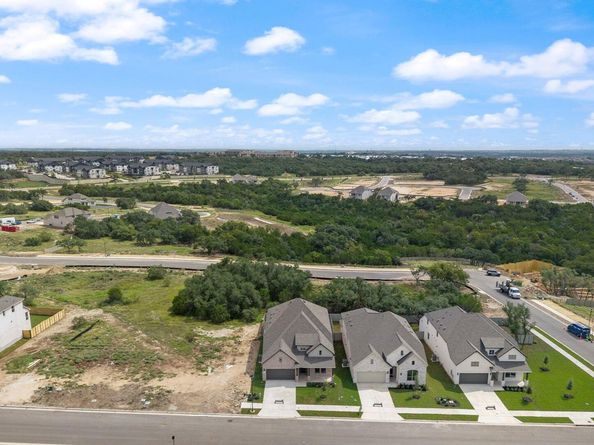 1429 Blue Moon DR, Georgetown TX 78628