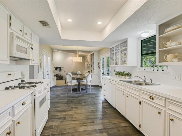 4110 Bluffridge DR, Austin TX 78759