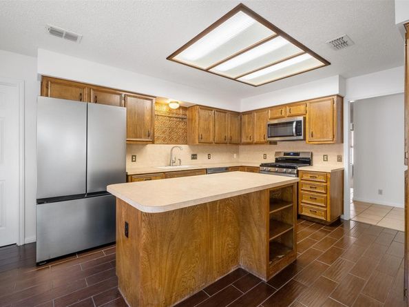 8000 Spandera CV, Austin TX 78759
