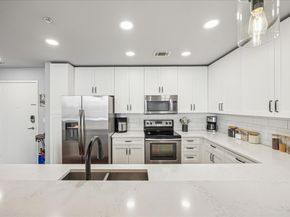 360 Nueces ST 4009, Austin TX 78701