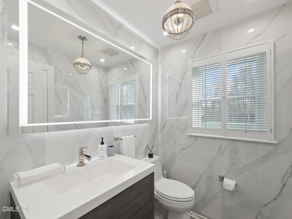 4 Banksville Road, Greenwich CT 06831