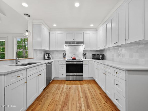 12 Wooddale Road, Greenwich CT 06830