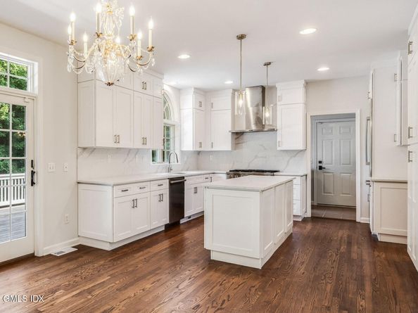 12 Hickory Drive B, Greenwich CT 06831