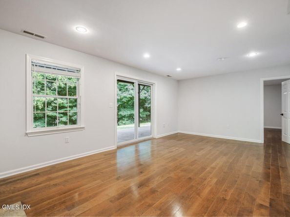 12 Hickory Drive B, Greenwich CT 06831