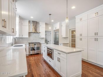 12 Hickory Drive
