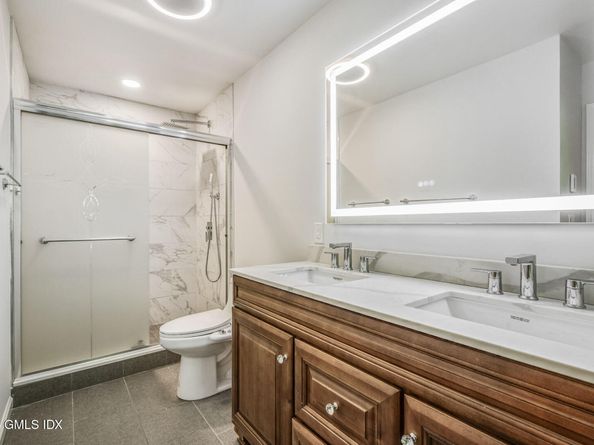 12 Hickory Drive B, Greenwich CT 06831