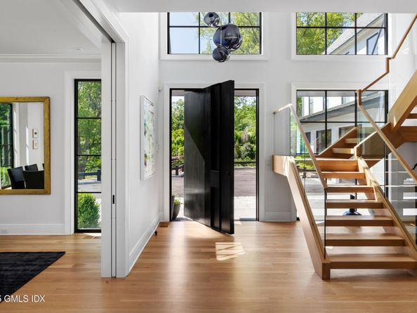31 Meadow Lane, Greenwich CT 06831