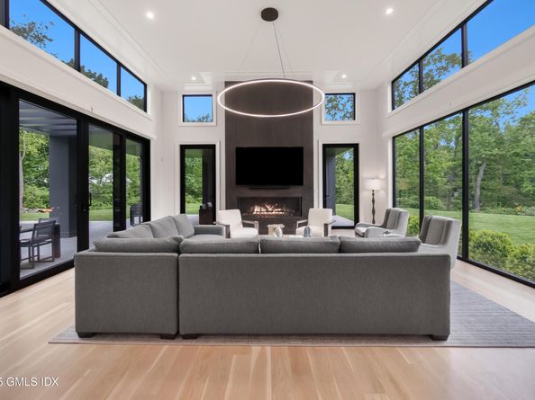 31 Meadow Lane, Greenwich CT 06831